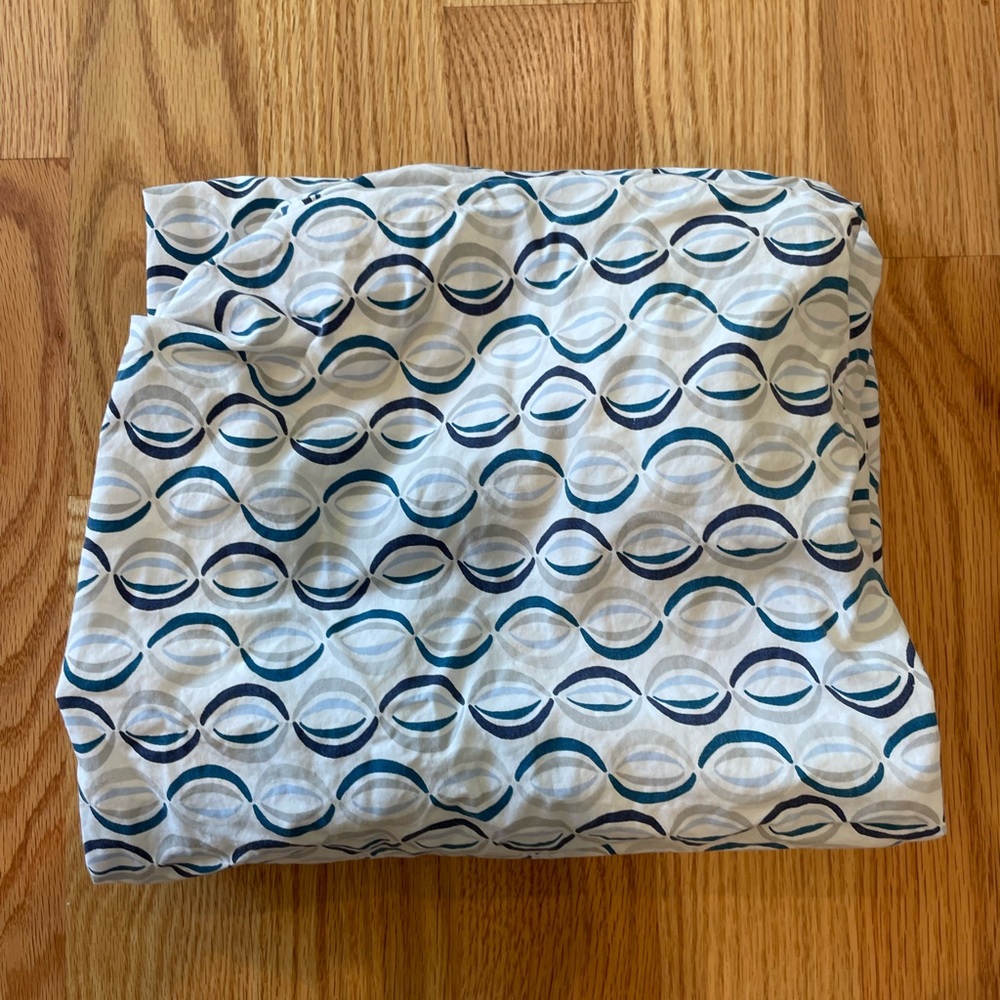 Pottery Barn Kids Wave Pattern a Crib Sheet